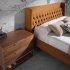 Кровать LA2102 /7124 с обивкой из бархата и ножками из полированной стали